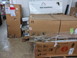 Pallet of Bath Glass Shower Doors, ...