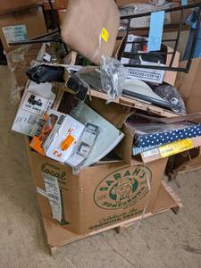Overflowing Pallet Box of Misc. Hou...