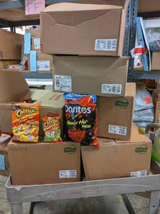 6 Boxes of Past Date Cheetos & Dori...