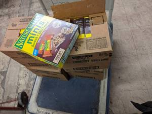 (4) Cases of Nature Valley Minis Sw...
