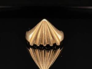 Estate Vintage Mid-Century Modern Scalloped Seashell Ring in 18k Yellow Gold $900 Retail VIDEO