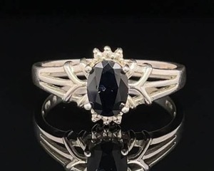 Vintage Estate Sophisticated Oval Dark Blue Sapphire Solitaire Triple Split Ring in 925 Sterling Silver
