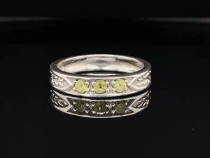 Enticing Elegance Estate Laurel Leaf Peridot Ring in 925 Sterling SIlver