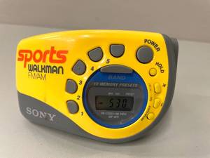 lot 26 image: Sony Sports AMFM Radio with Armband