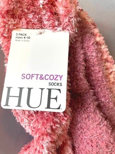 lot 84 image: HUE 3 Pack of Cozy Socks