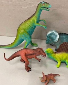 lot 47 image: Lot of Vintage Dinosaur Toys