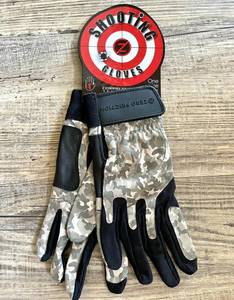 lot 114 image: ZERO FRICTION Universal-Fit Shooting Gloves Mens One Size