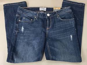 lot 118 image: Aeropostale Juniors Skinny Capri Jeans Size 56