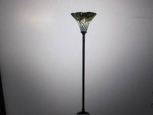 lot 79 image: portsmouth home tiffany style folai...