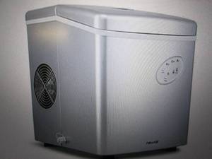 lot 36 image: newair portable ice maker ...
