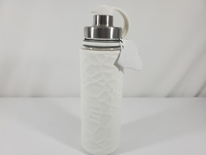 lot 22 image: New Anchor Hocking Life Durable Glass Water Bottle