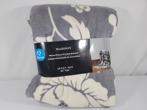 lot 60 image: New Queen Sized Madison Mirco Fleece Printed Blanket
