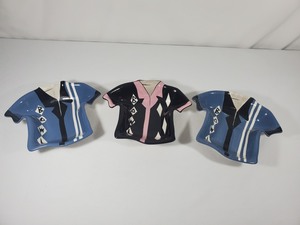 lot 67 image: 3 Vintage Clay Art Bowling Bowls