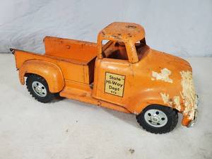 lot 76 image: Vintage Metal Tonka Hi-Way Dept Pickup Truck
