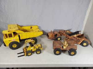 lot 81 image: Vintage Metal Tonka Trucks and More