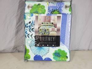 lot 118 image: New Queen Sized Reversible Quilt Set