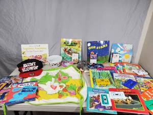 lot 136 image: Vintage Pyrex and Collectibles