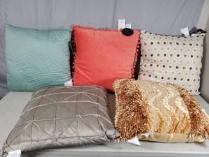 lot 150 image: 5 New Throw Pillows