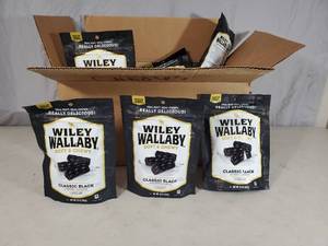 lot 165 image: 20 New Bags of Wiley Wallaby Licorice