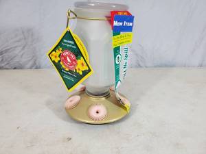 lot 167 image: New Top Fill Hummingbird Feeder