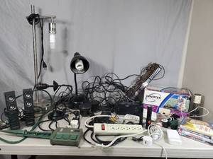 lot 223 image: Assorted Electronics