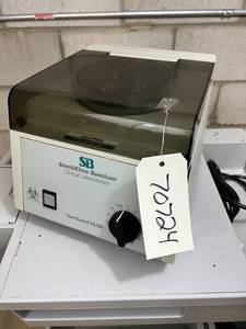 lot 36 image: Smith Kline Beecham V6500 Centrifuge - Missing 2 tube holders - Great Working Condition
