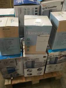 Lot of assorted Humidifiers various models and conditions see pictures