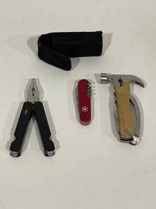 Assorted Knives