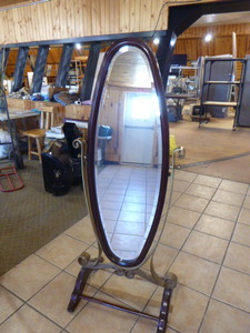lot 14 image: Dressing Mirror