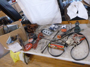 lot 26 image: Garage Items