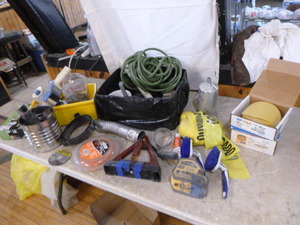 lot 27 image: Garage Items