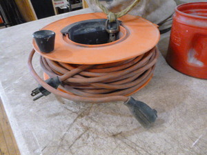 lot 28 image: Extension Cords