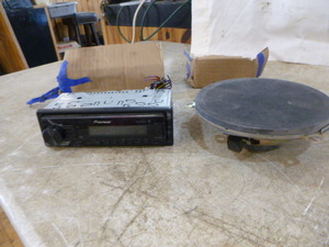 lot 33 image: Pioneer Car Stereo
