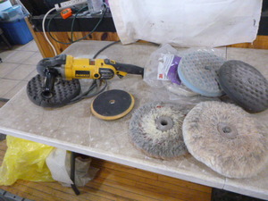 lot 43 image: DeWalt 79 Polisher