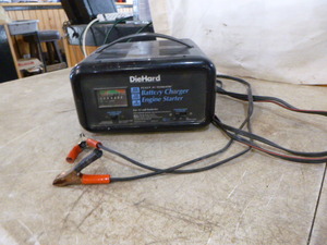 lot 47 image: Die Hard Fully Automatic Battery Charger Engine Starter