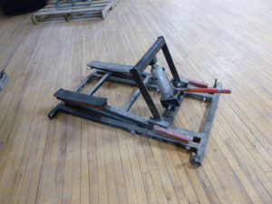 lot 50 image: Snowmobile Lift