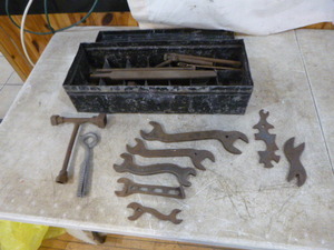 lot 58 image: Metal Toolbox with Vintage Tools
