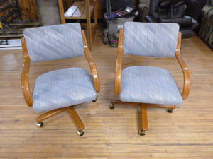 lot 79 image: 2 Dining Chairs