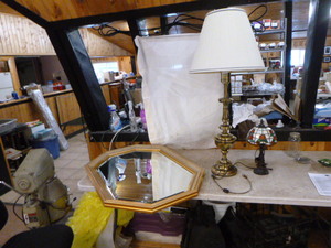 lot 81 image: Mirror and 2 Lamps