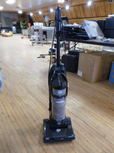 lot 86 image: Dirt Devil Easy Lite Vacuum Cleaner