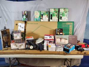 lot 95 image: Customer Return Light Fixtures and Light Bulbs- Take What You Want