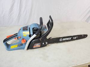 lot 98 image: Senix 18 inch 4 Cycle Gas Chainsaw
