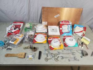 lot 128 image: Customer Return Smoke Alarms, Tools, Hardware, etc.