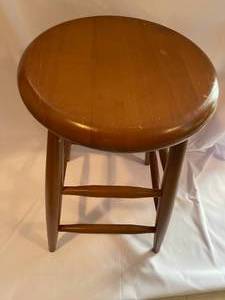 lot 50 image: Single Bar Stool