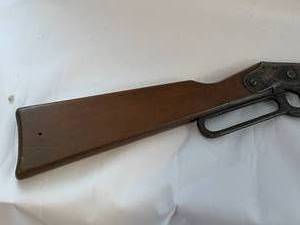 lot 60 image: Vintage BB Gun