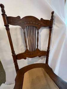 lot 65 image: Vintage Wooden Spindle Back Chair With Seat Damage