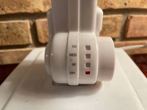 lot 85 image: Duracraft 3 Speed Desk Fan