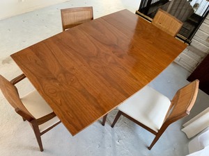 lot 1 image: Mid Century Dining Room Table and Chairs