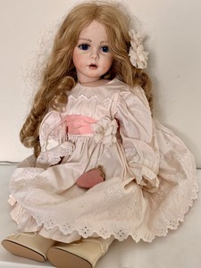 lot 15 image: Adorable Tiffany Alexis Doll