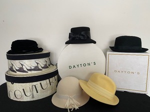 lot 37 image: Vintage Hats & Hat Boxes including Vintage Daytons Hat Boxes